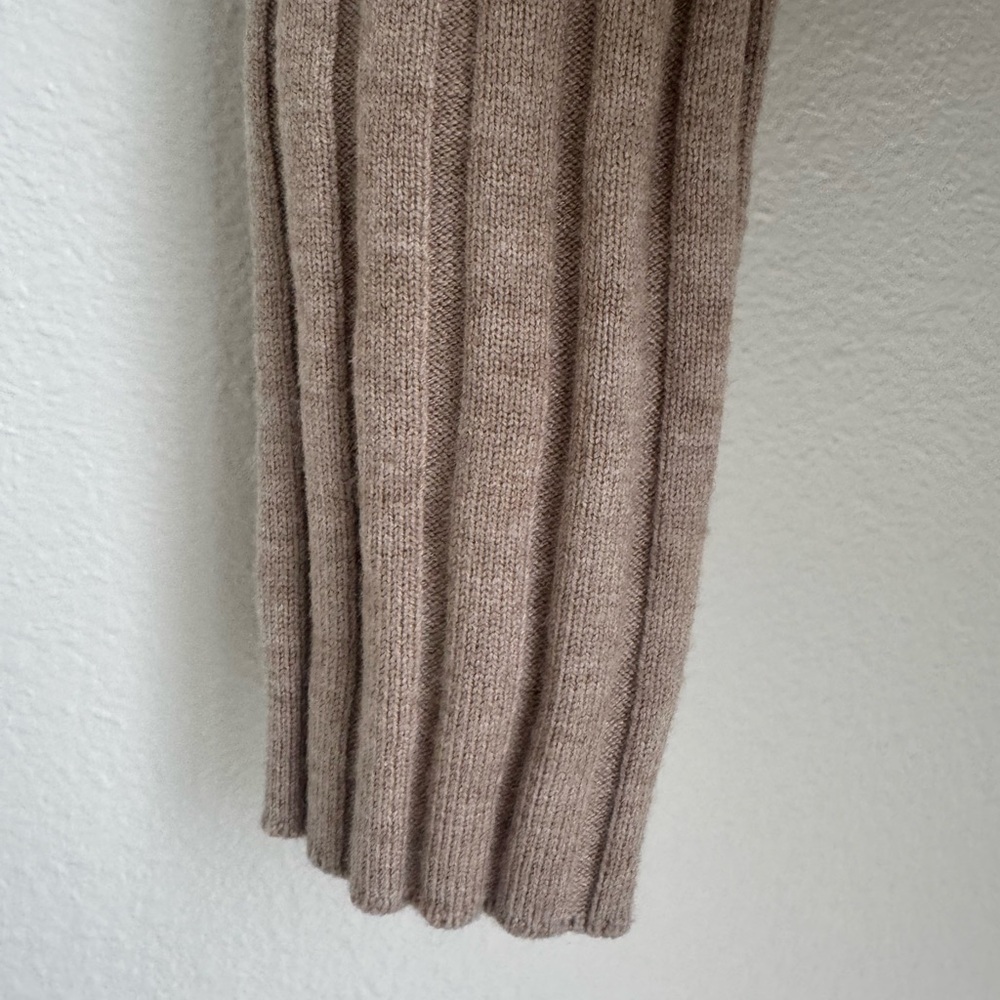 Women's Tan Ribbed Sweater - Picture 4 of 6